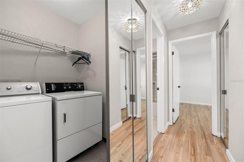 For Sale: $325,000 (3 beds, 2 baths, 1394 Square Feet)