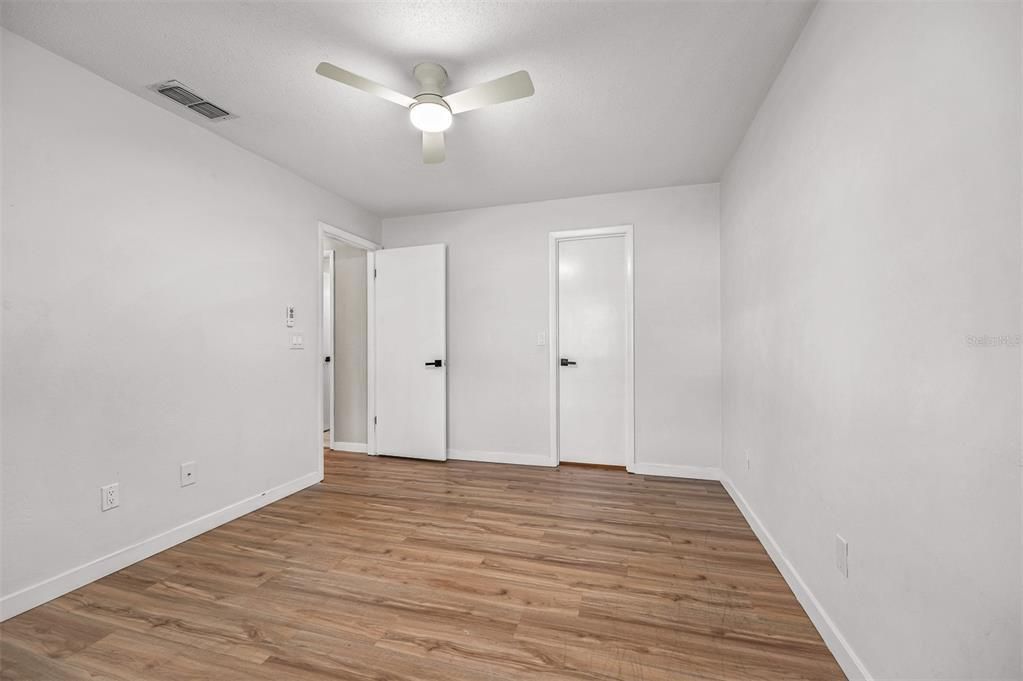 For Sale: $325,000 (3 beds, 2 baths, 1394 Square Feet)