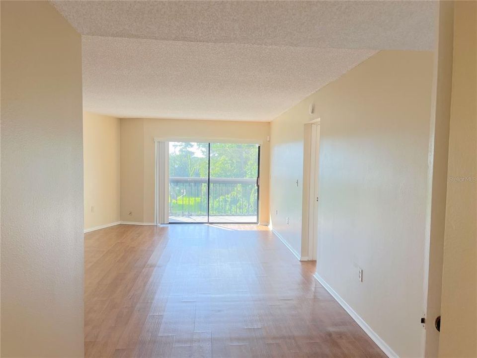 For Rent: $1,592 (2 beds, 2 baths, 1001 Square Feet)