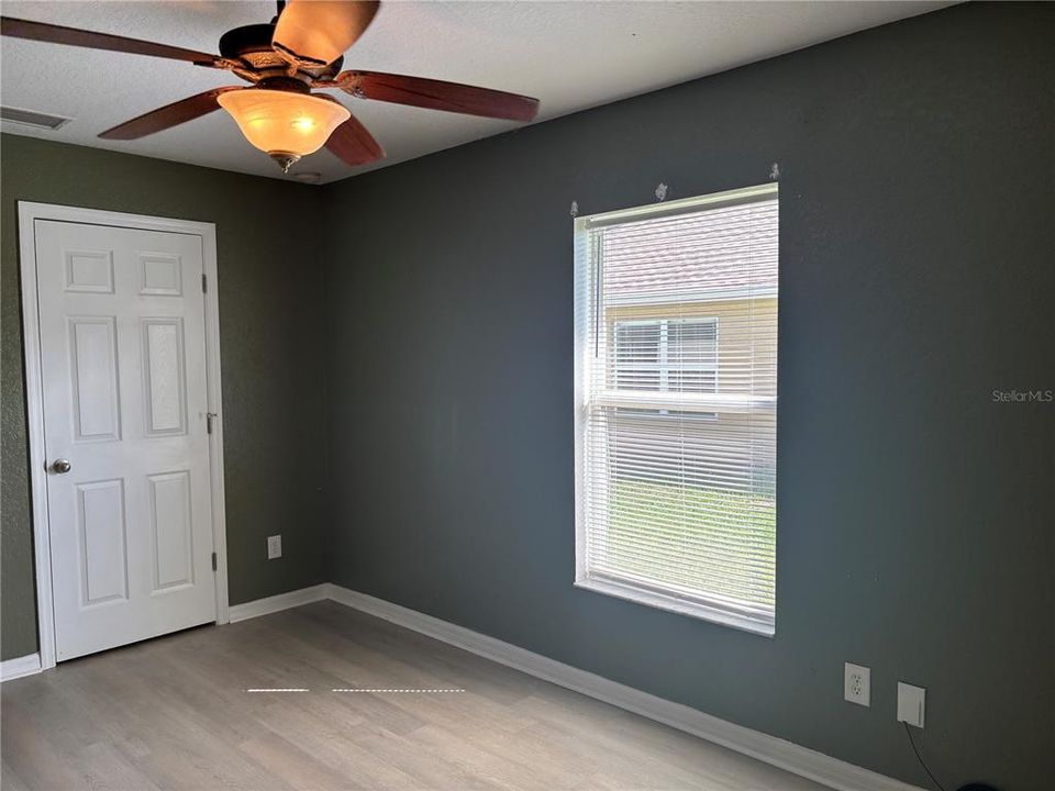 For Rent: $2,075 (4 beds, 2 baths, 2366 Square Feet)