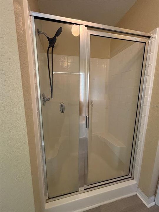 For Rent: $2,075 (4 beds, 2 baths, 2366 Square Feet)