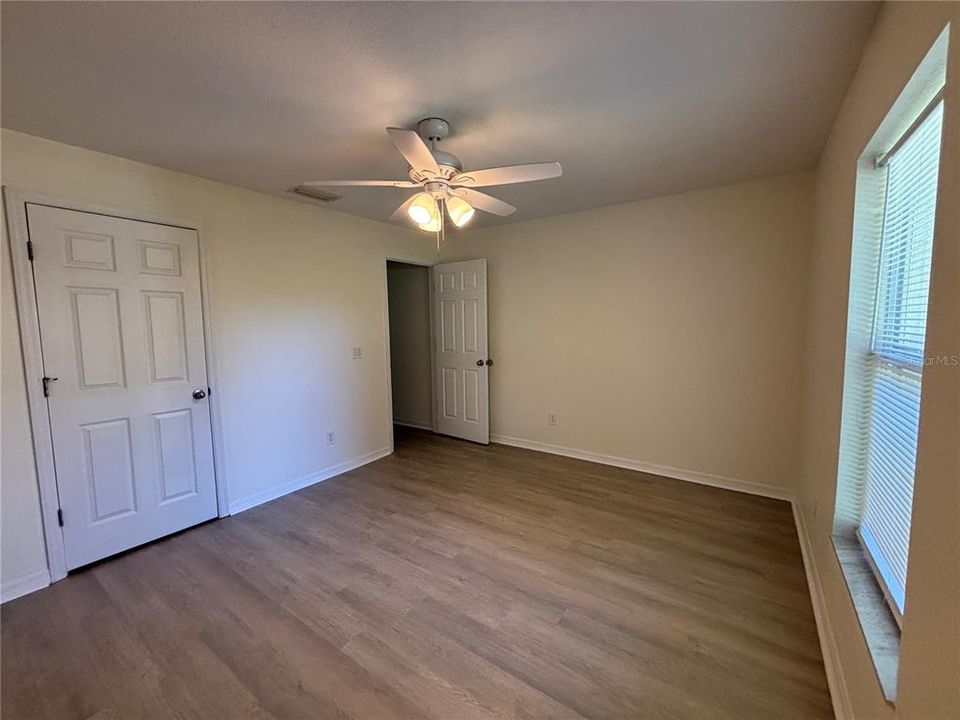 For Rent: $2,075 (4 beds, 2 baths, 2366 Square Feet)