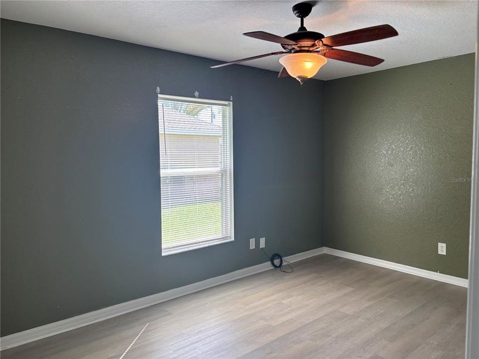 For Rent: $2,075 (4 beds, 2 baths, 2366 Square Feet)