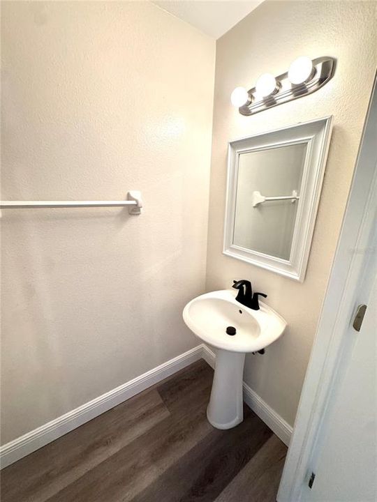 For Rent: $2,250 (2 beds, 1 baths, 1105 Square Feet)