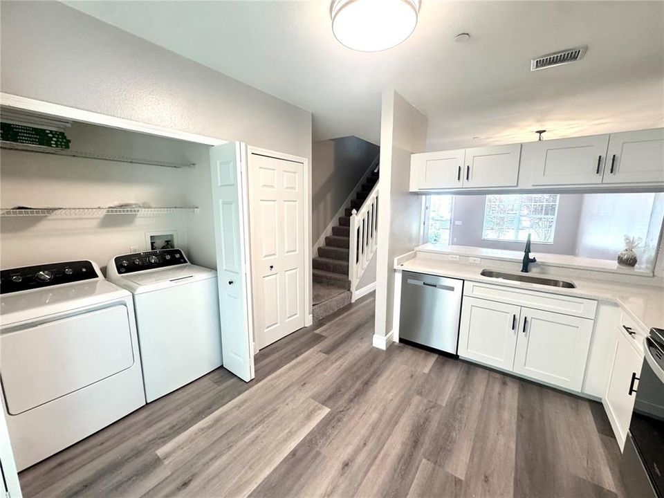 For Rent: $2,250 (2 beds, 1 baths, 1105 Square Feet)