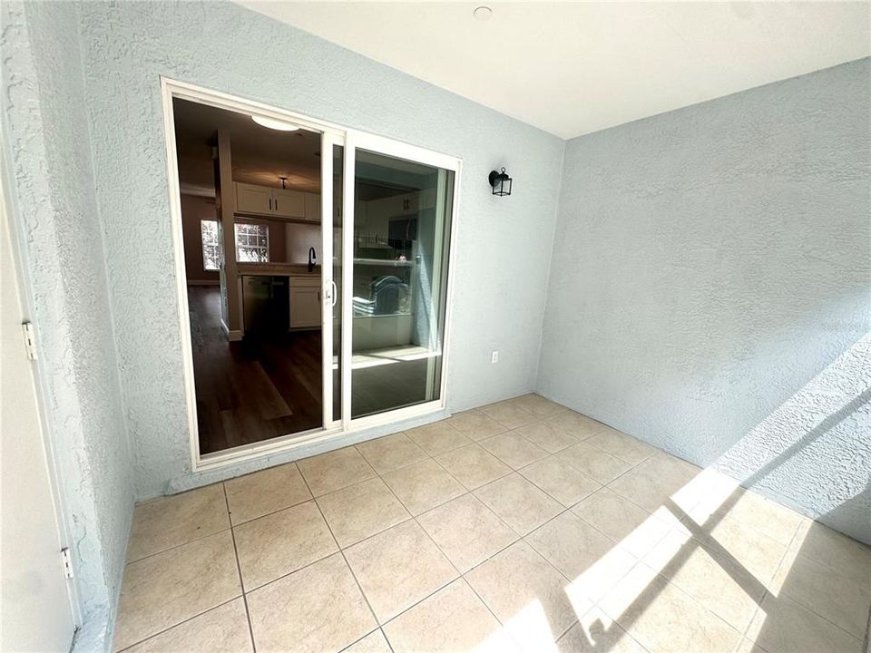For Rent: $2,250 (2 beds, 1 baths, 1105 Square Feet)