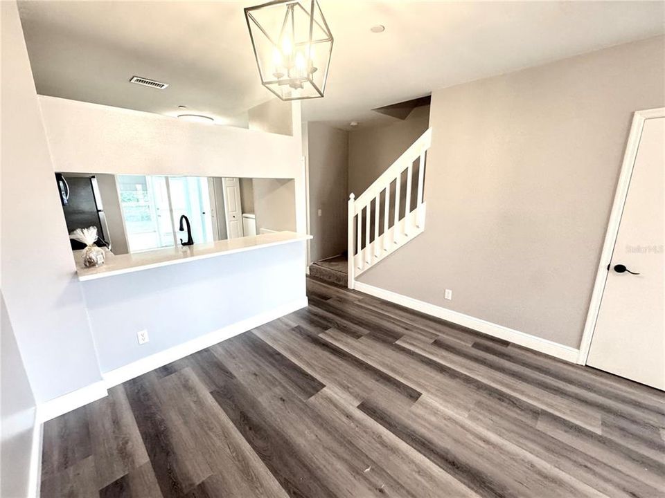 For Rent: $2,250 (2 beds, 1 baths, 1105 Square Feet)