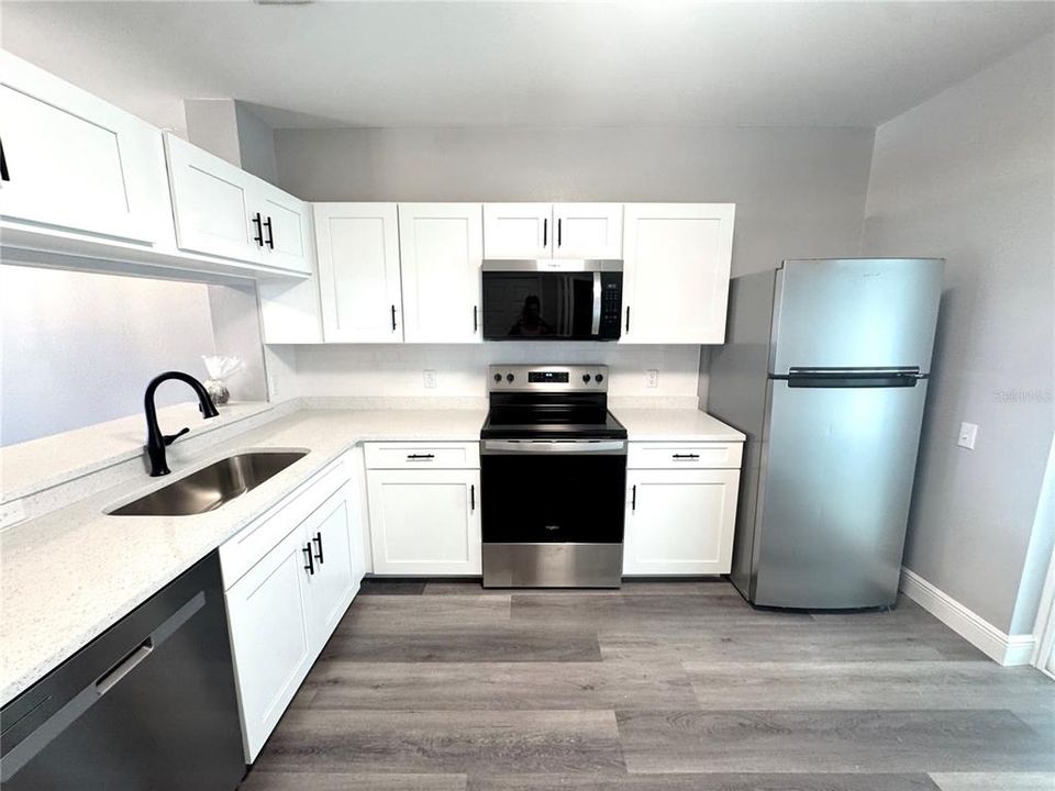 For Rent: $2,250 (2 beds, 1 baths, 1105 Square Feet)