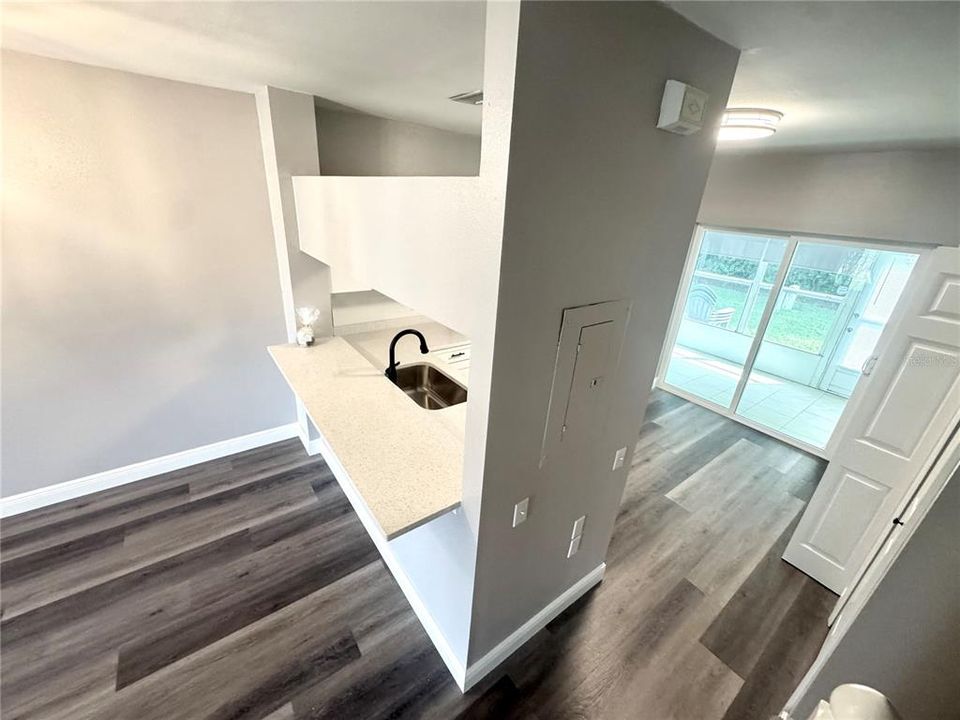 For Rent: $2,250 (2 beds, 1 baths, 1105 Square Feet)