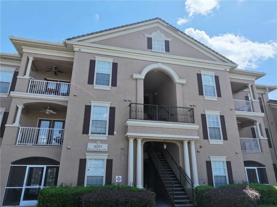 For Sale: $189,000 (2 beds, 2 baths, 1041 Square Feet)