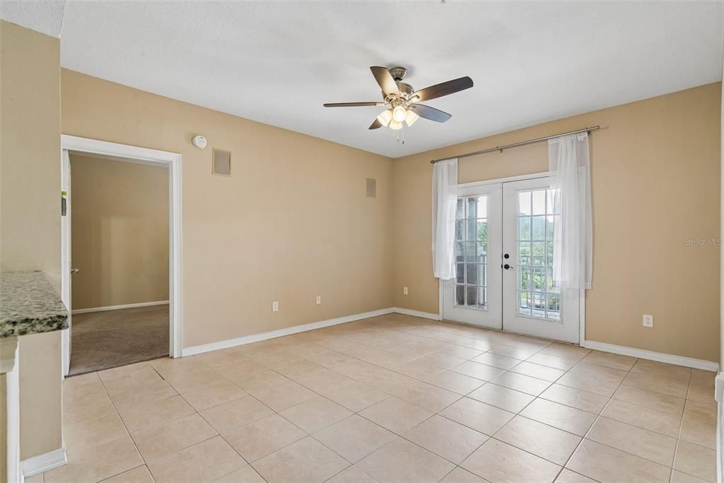 For Sale: $189,000 (2 beds, 2 baths, 1041 Square Feet)