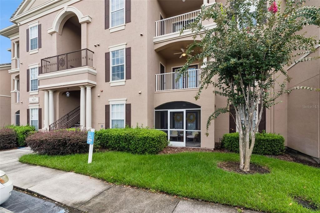 For Sale: $189,000 (2 beds, 2 baths, 1041 Square Feet)