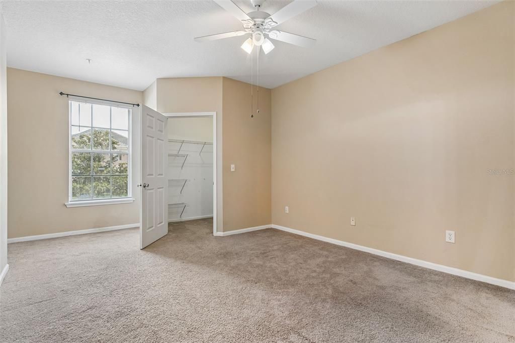 For Sale: $189,000 (2 beds, 2 baths, 1041 Square Feet)