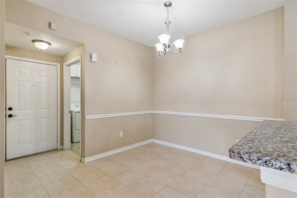 For Sale: $189,000 (2 beds, 2 baths, 1041 Square Feet)