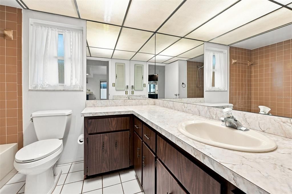 На продажу: $475,000 (3 спален, 3 ванн, 1918 Квадратных фут)