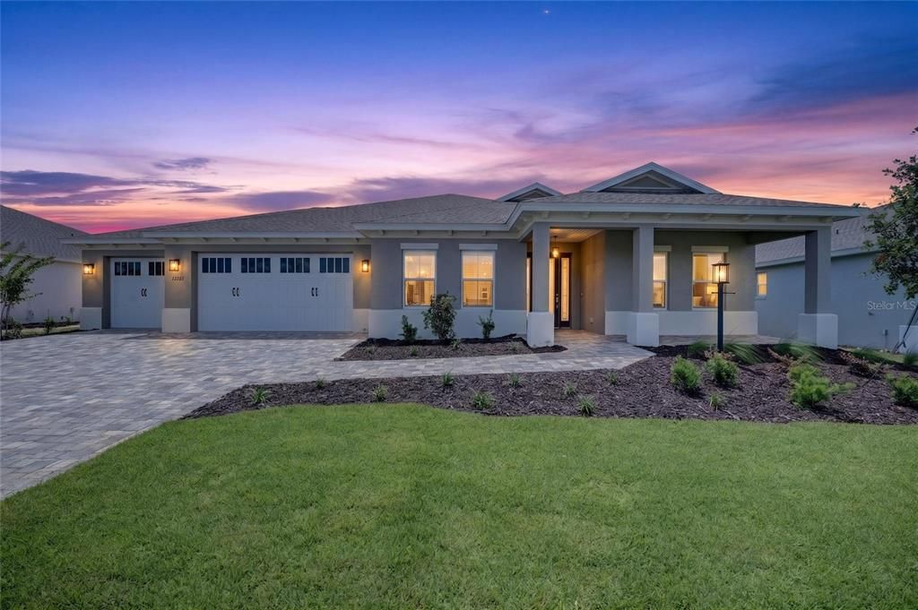 For Sale: $555,525 (3 beds, 3 baths, 2211 Square Feet)