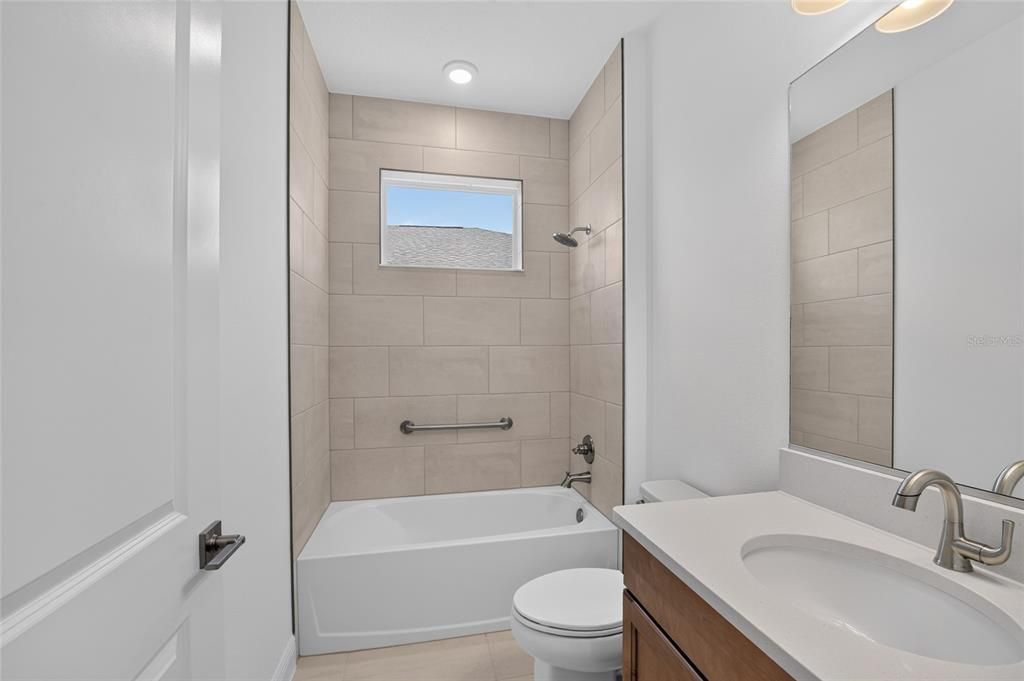 For Sale: $555,525 (3 beds, 3 baths, 2211 Square Feet)