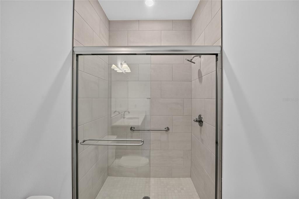 For Sale: $555,525 (3 beds, 3 baths, 2211 Square Feet)
