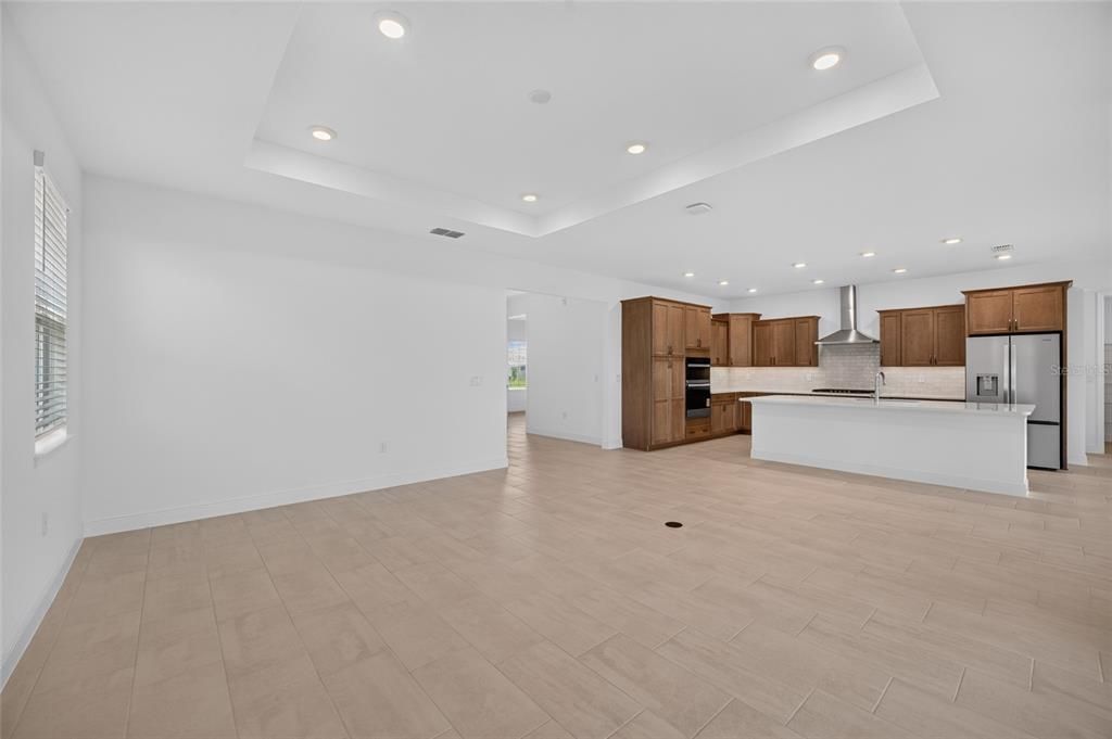 For Sale: $555,525 (3 beds, 3 baths, 2211 Square Feet)