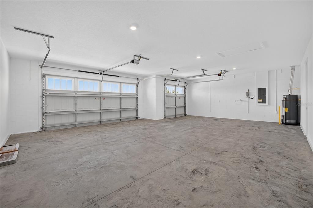 For Sale: $555,525 (3 beds, 3 baths, 2211 Square Feet)