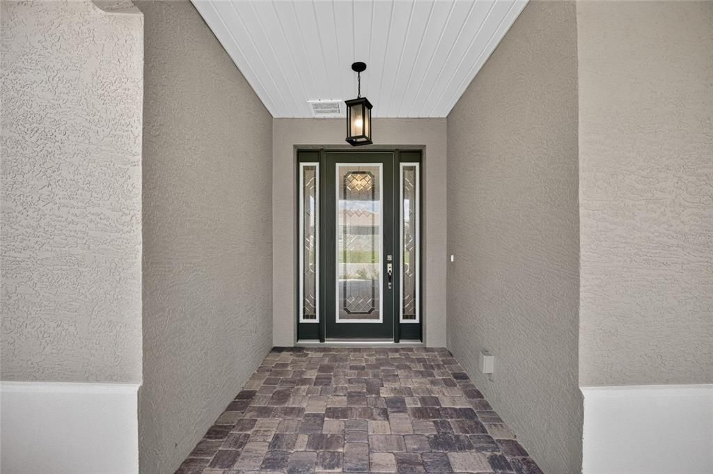 For Sale: $555,525 (3 beds, 3 baths, 2211 Square Feet)