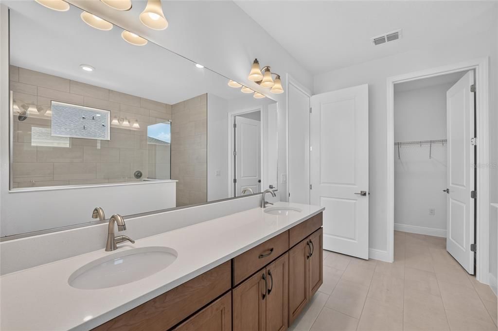 For Sale: $555,525 (3 beds, 3 baths, 2211 Square Feet)