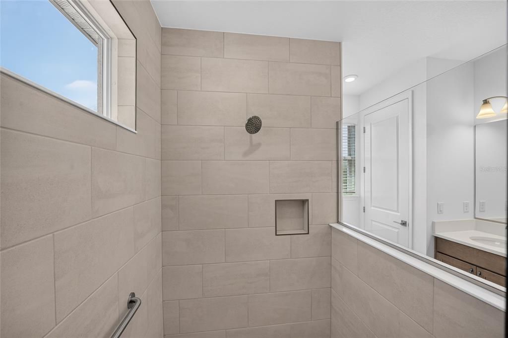 For Sale: $555,525 (3 beds, 3 baths, 2211 Square Feet)