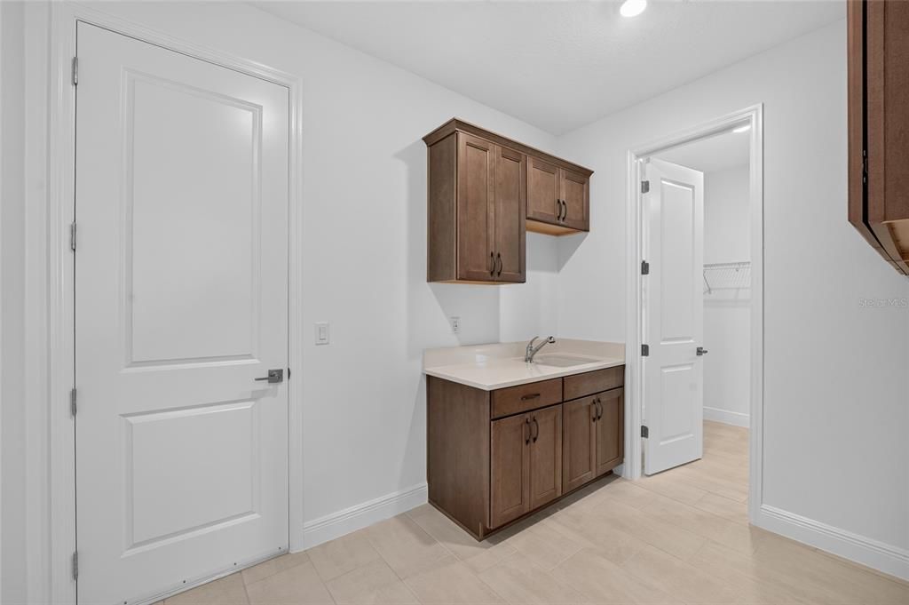 For Sale: $555,525 (3 beds, 3 baths, 2211 Square Feet)