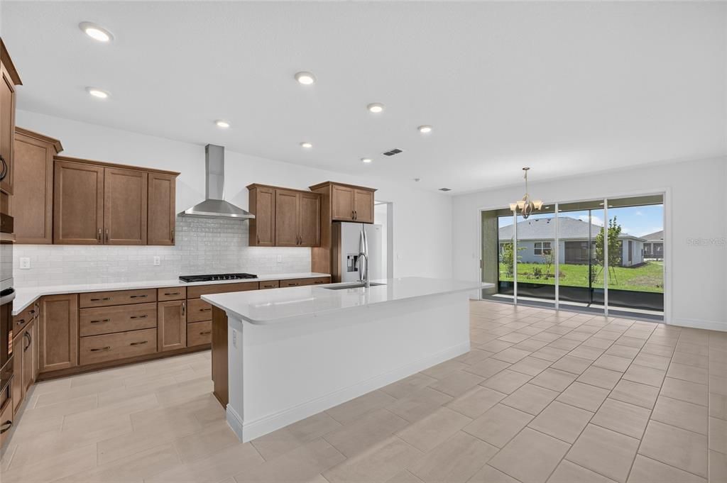 For Sale: $555,525 (3 beds, 3 baths, 2211 Square Feet)