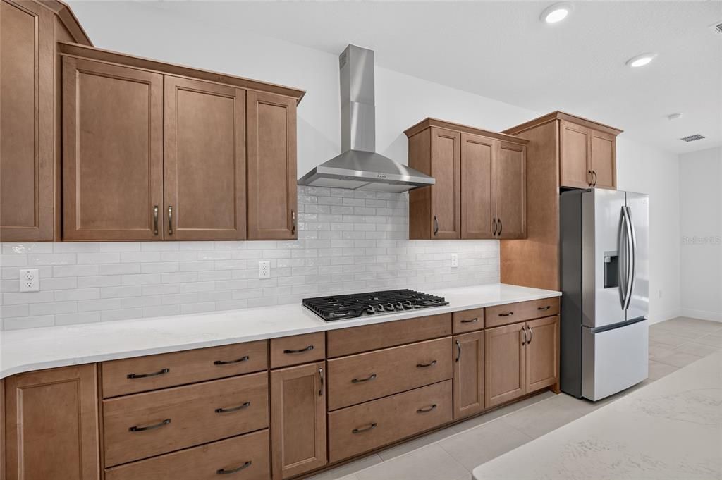 For Sale: $555,525 (3 beds, 3 baths, 2211 Square Feet)