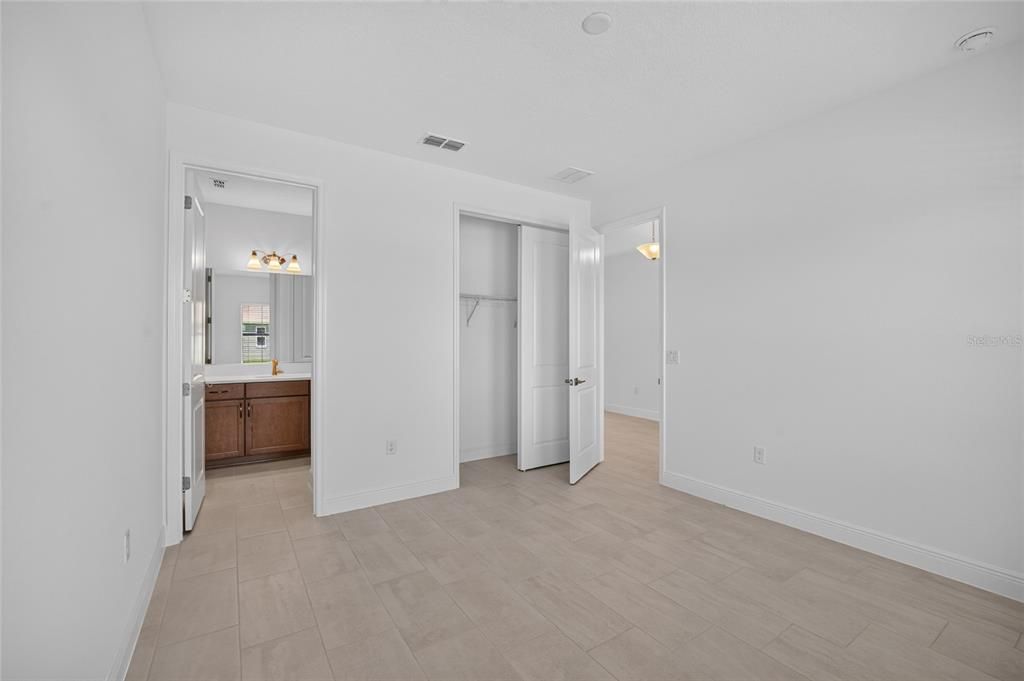 For Sale: $555,525 (3 beds, 3 baths, 2211 Square Feet)