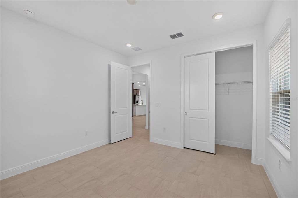 For Sale: $555,525 (3 beds, 3 baths, 2211 Square Feet)
