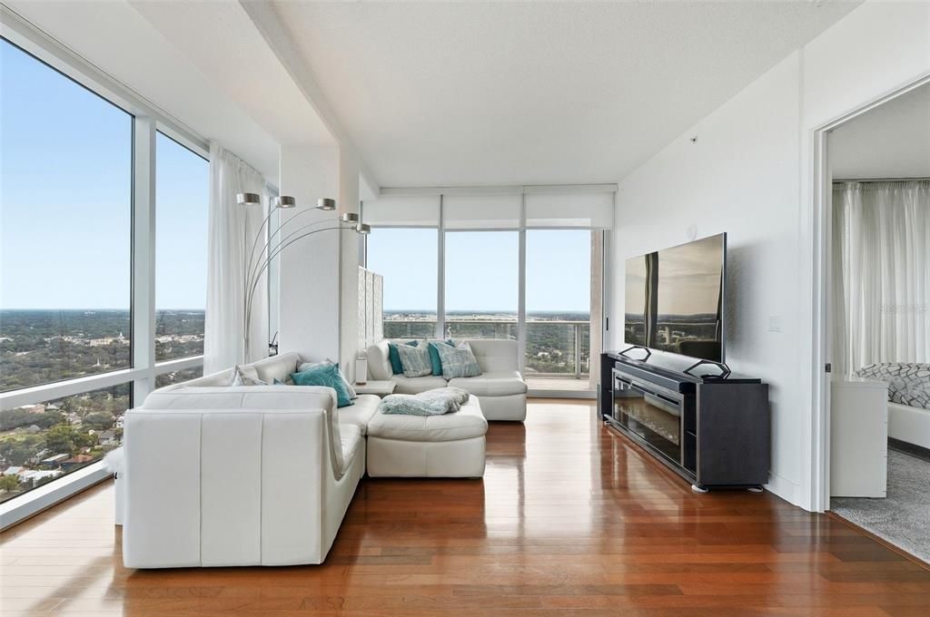 For Sale: $710,000 (2 beds, 2 baths, 1444 Square Feet)