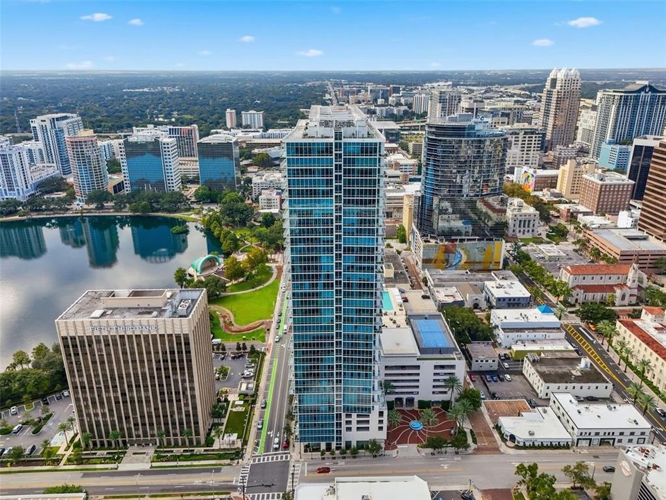 For Sale: $710,000 (2 beds, 2 baths, 1444 Square Feet)