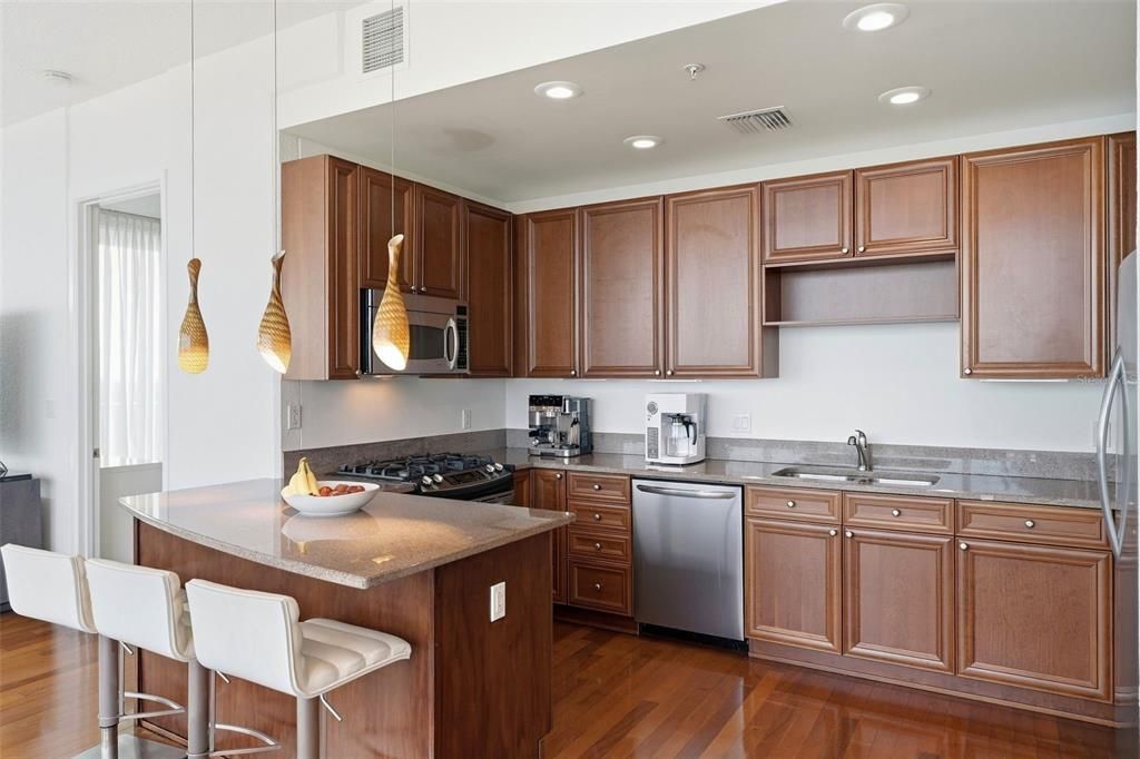 For Sale: $710,000 (2 beds, 2 baths, 1444 Square Feet)