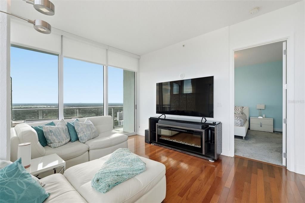 For Sale: $710,000 (2 beds, 2 baths, 1444 Square Feet)