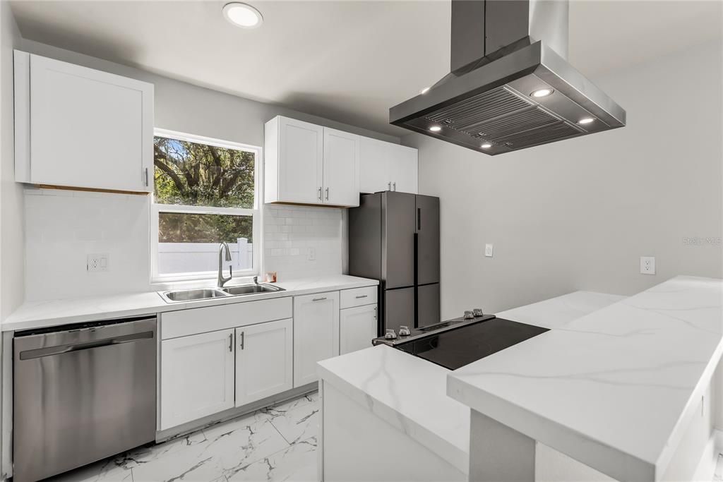 En Venta: $299,900 (2 camas, 2 baños, 1031 Pies cuadrados)
