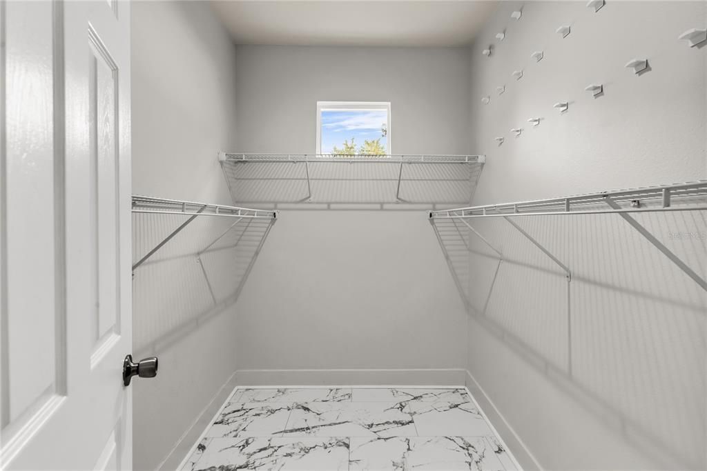 En Venta: $299,900 (2 camas, 2 baños, 1031 Pies cuadrados)