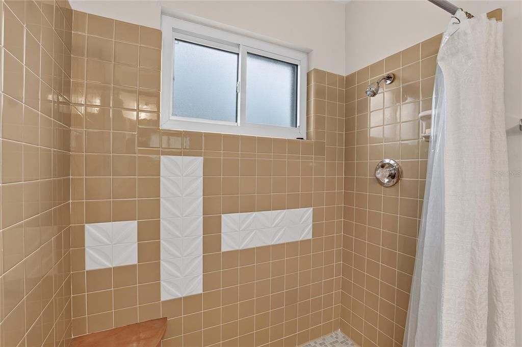 En Venta: $260,000 (2 camas, 2 baños, 1402 Pies cuadrados)