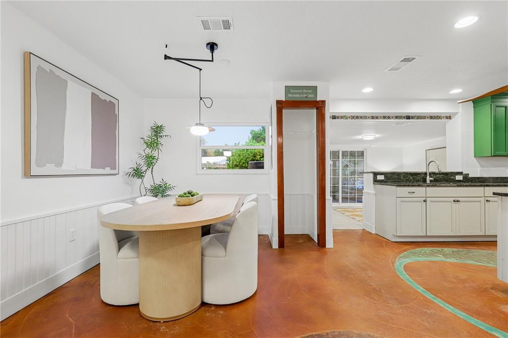 For Sale: $535,000 (3 beds, 2 baths, 1585 Square Feet)
