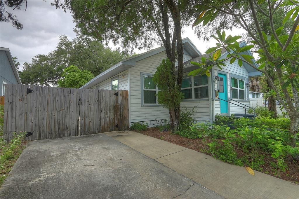 En Venta: $359,900 (2 camas, 2 baños, 1231 Pies cuadrados)
