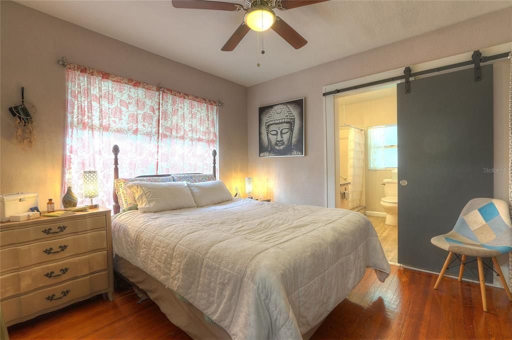 En Venta: $359,900 (2 camas, 2 baños, 1231 Pies cuadrados)
