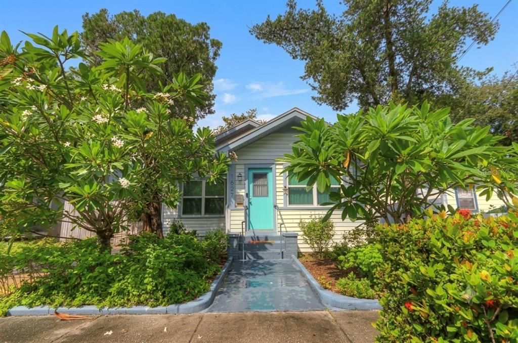 En Venta: $359,900 (2 camas, 2 baños, 1231 Pies cuadrados)