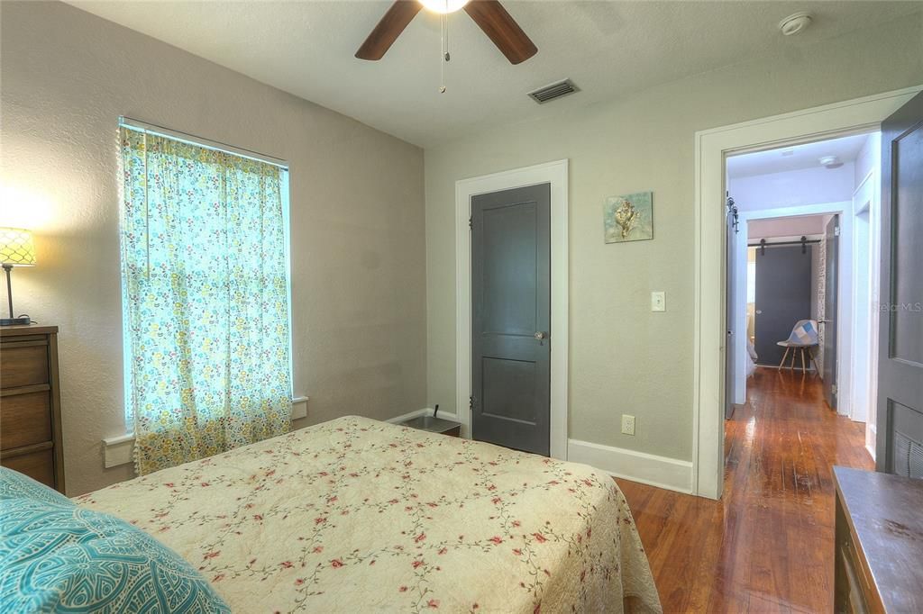 En Venta: $359,900 (2 camas, 2 baños, 1231 Pies cuadrados)