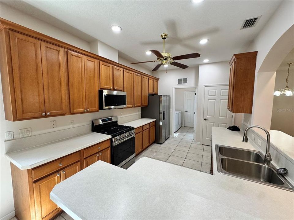 For Rent: $1,900 (2 beds, 2 baths, 1854 Square Feet)