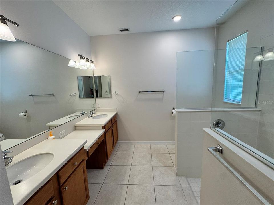 For Rent: $1,900 (2 beds, 2 baths, 1854 Square Feet)