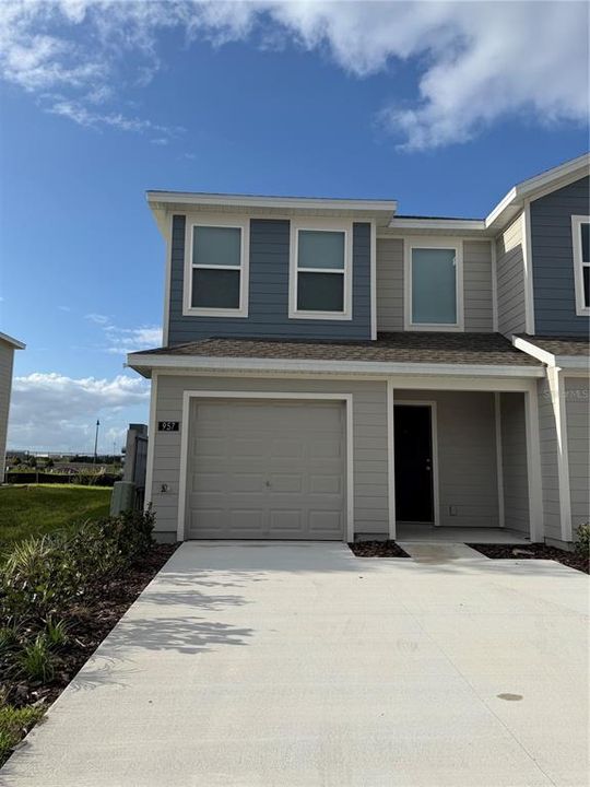 For Rent: $2,200 (3 beds, 2 baths, 1423 Square Feet)