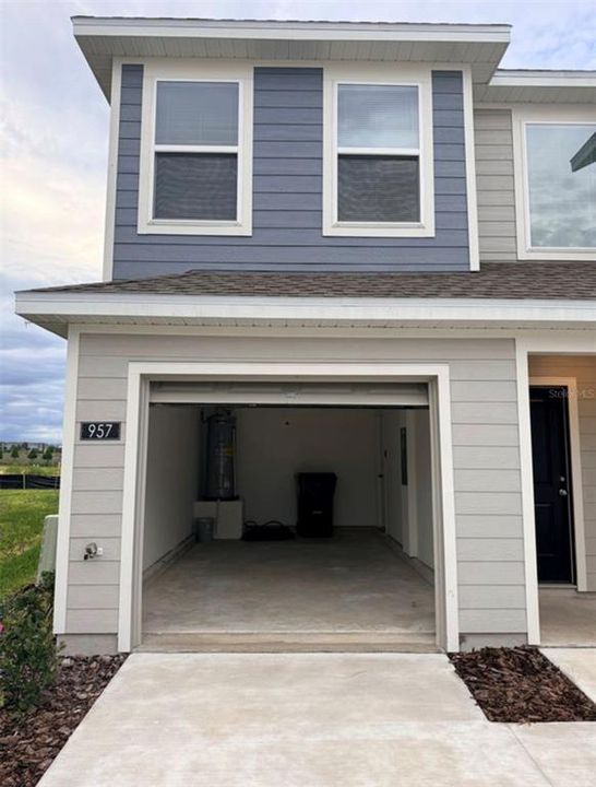 For Rent: $2,200 (3 beds, 2 baths, 1423 Square Feet)