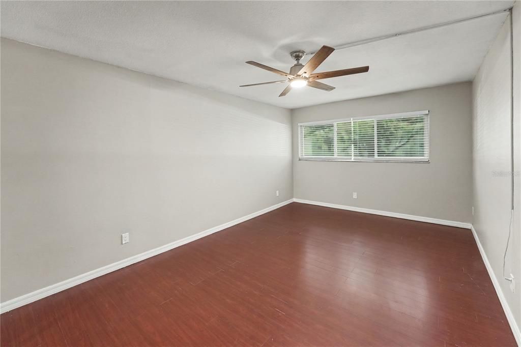 En Venta: $129,999 (2 camas, 1 baños, 975 Pies cuadrados)