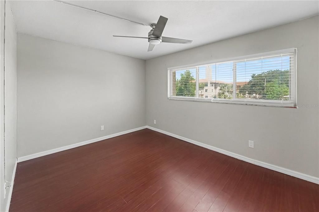 En Venta: $129,999 (2 camas, 1 baños, 975 Pies cuadrados)